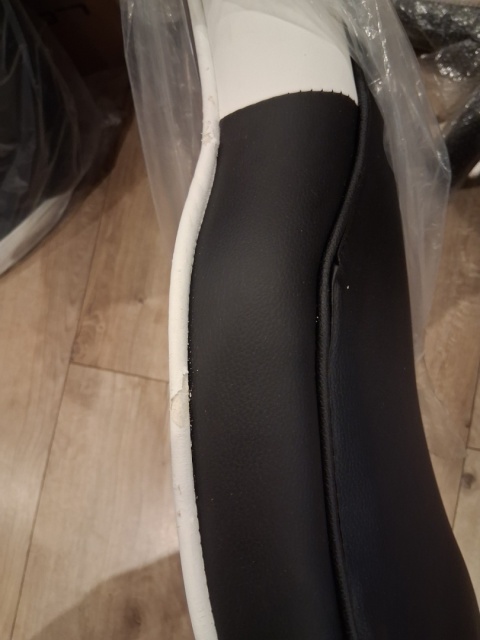 Fotel Sandberg Voodoo Czarno-biały Powystawowy