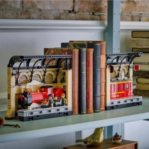 LEGO Harry Potter 76450 Stoper do książek: Pociąg ekspresowy do Hogwartu
